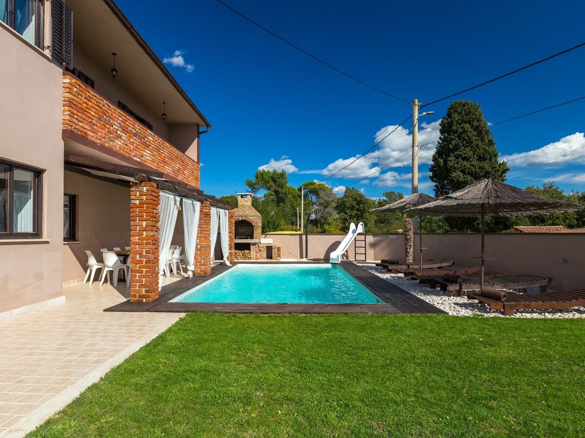 Villa Pupo's Residence - , Villa Pupo's Residence with a Pool, Barban, Istria, Croatia Barban