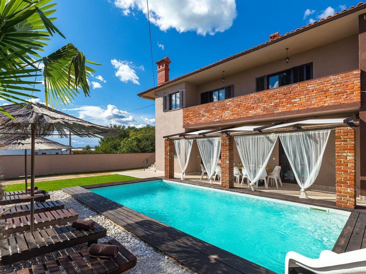 Villa Pupo's Residence - , Villa Pupo's Residence with a Pool, Barban, Istria, Croatia Barban